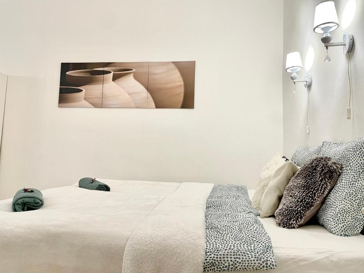White Apartment Near The Famous New York Cafe Budapest Ngoại thất bức ảnh